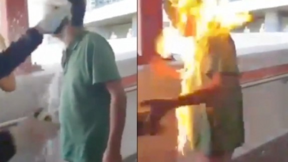 Üzerine Benzin Döküp Ateşe Verdiler!