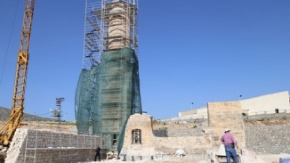 612 yıllık minare yeni yerinde yükseliyor