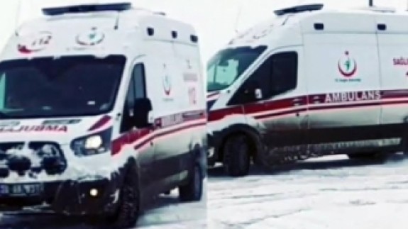 Ambulans Şoförünün Yaptığı Pes Dedirtti: Soruşturma Başlatıldı!