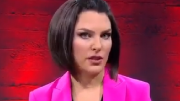 Show TV haber spikeri Ece Üner'den koronavirüs tepkisi: "Sorsak hepimiz müslümanız"