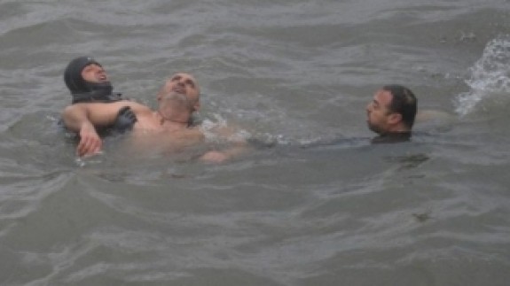 Haç Çıkarma Töreninde Korku Dolu Anlar: Bir Kişi Fenalaştı!