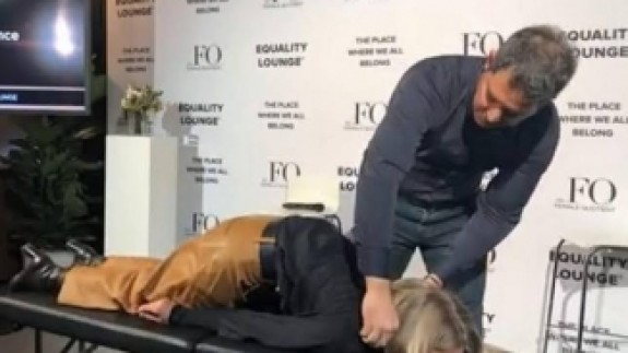 Ünlü Oyuncuya Yapılan Terapi Şeytan Çıkarmaya Benzetildi!