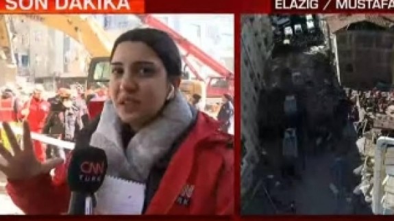 CNN Türk Muhabiri Enkaz Çalışmaları Sırasında Gözyaşlarına Boğuldu!