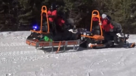 Kayak tatilindeki turistlerin kar motorlu kahramanı: JAK