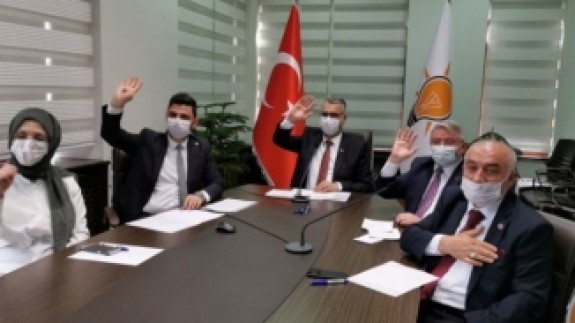 Kadın Kolları Başkanı öyle bir şey söyledi ki! Erdoğan da şaşırdı: Haşa,  Haşa!