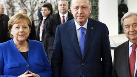 Cumhurbaşkanı Erdoğan İle Merkel Arasındaki İlginç An Kameralara Yansıdı!