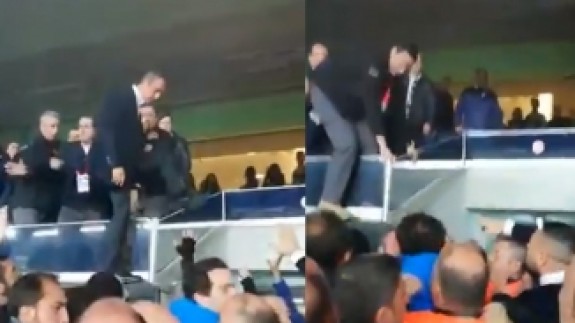 Ali koç tribünden atladı: Fenerbahçeli taraftarı kovaladı