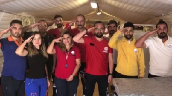 'Barış Pınarı'nda destan yazan Mehmetçik'in sağlığı onlara emanet