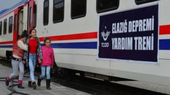 Elazığlı Depremzedeler Vagonlarda Hayata Tutunuyor