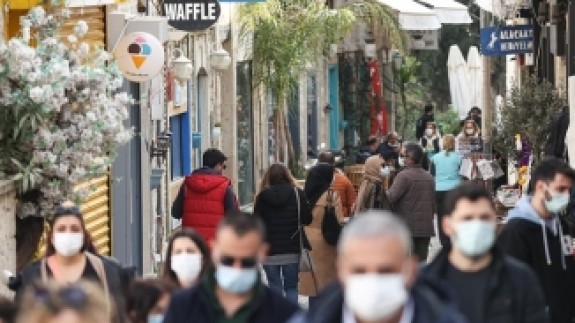 Ege'deki turizm beldeleri,  kısıtlamasız ilk cumartesiyi hareketli geçirdi