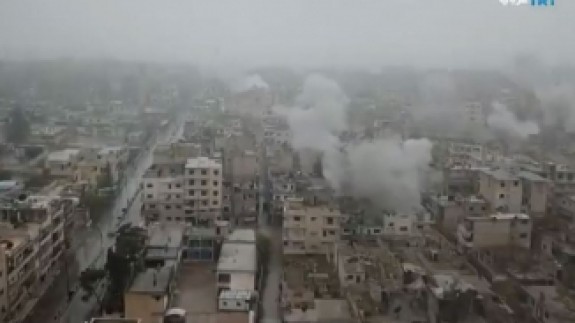 Esad Rejiminin Maarratinüman İlçesine Bombardımanı Havadan Görüntülendi