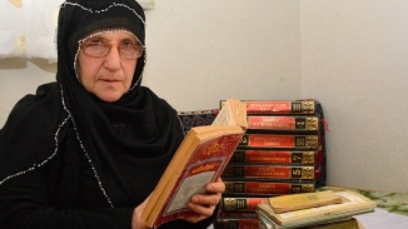 Bizgili Köyünün 'Kitap Kurdu' Leyla Teyzesi