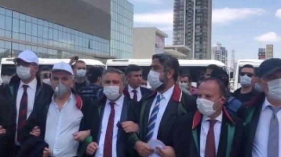 Şok protesto: Baro başkanları Metin Feyzioğlu'na sırtını döndü!