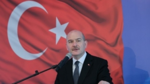 Yunanistan'dan insanlık suçu: 7 göçmeni kelepçeleyip denize attı