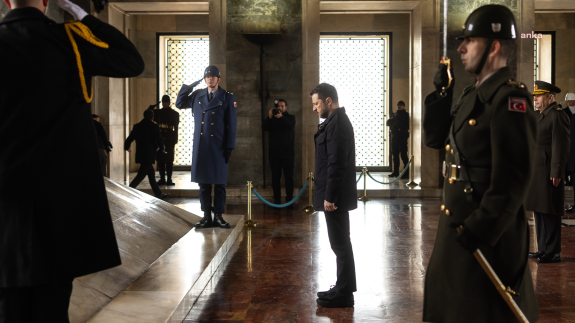 Ukraynalı liderden Anıtkabir ziyareti