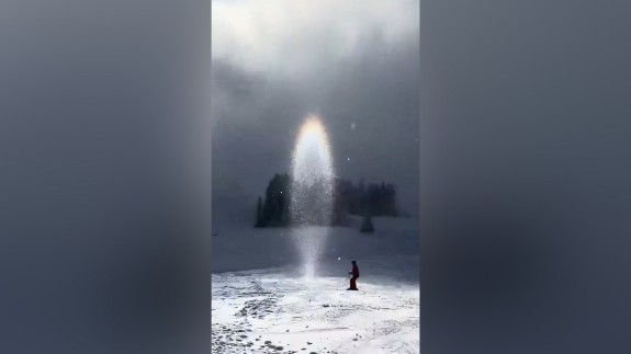 “Güneş Mumu” adlı atmosferik optik olay,  böyle görüntülendi