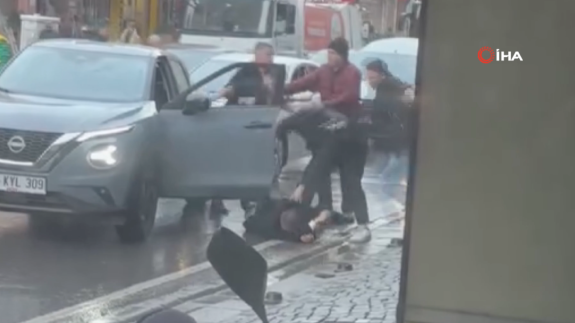 Park Yeri Kavgasında 3 Kişi Sürücüye Saldırdı