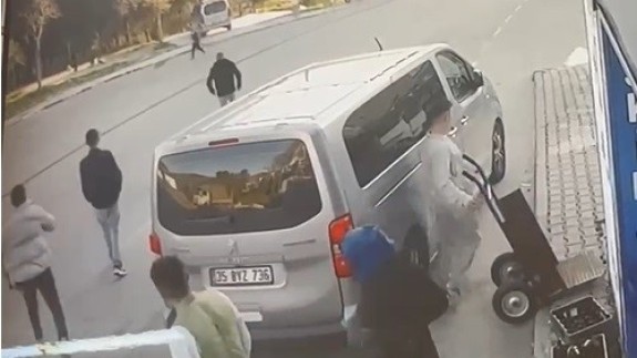 Sokak köpekleri yine küçük bir çocuğa saldırdı