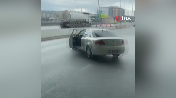 Tırın önünü kesen trafik magandası kamerada