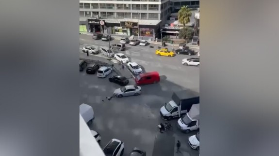 Önce kavga etti,  sonra aracıyla çarpıp kaçtı