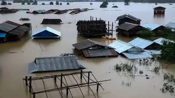 Myanmar'da set yıkıldı: 40 binden fazla kişi selden etkilendi