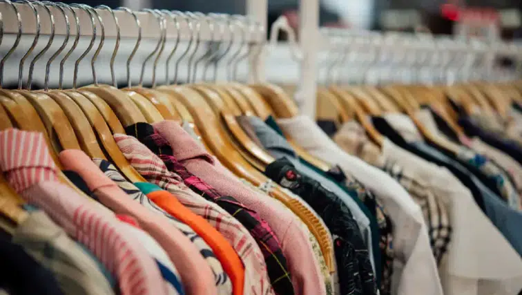 Türk giyim devi ülkedeki tüm mağazalarını kapatmaya başladı