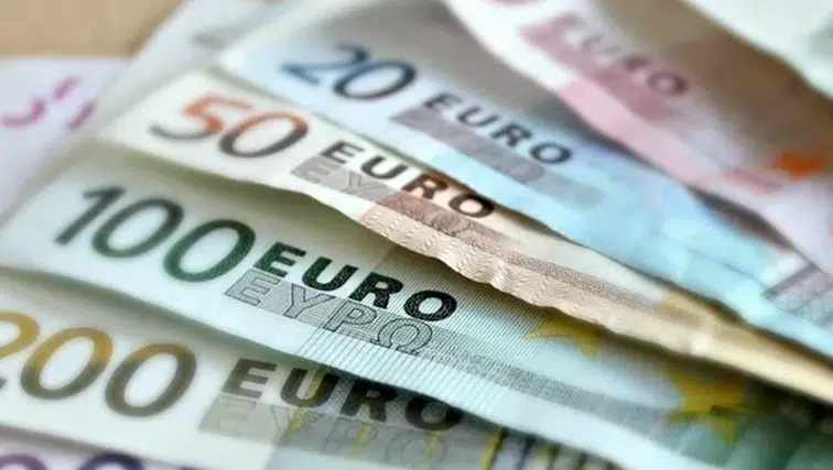 Dolar, euro ve sterlin için 12 aylık beklenti açıklandı