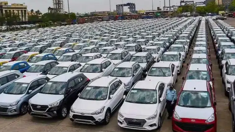 Otomotiv pazarı yılın ilk yarısında yüzde 8,2 daraldı