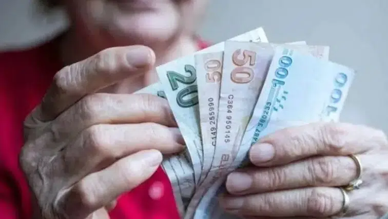 Emekli maaşı ne kadar? SSK, Bağ-Kur ve memur emeklisi için Ocak 2027 zam hesaplama