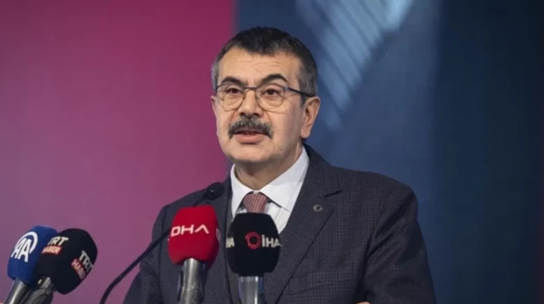 Okullarda ara tatil kaldırılacak mı? Bakan Tekin'den önemli açıklamalar