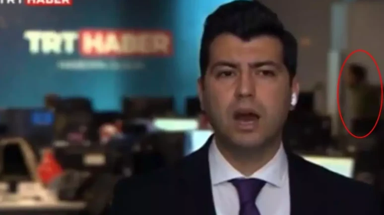 TRT canlı yayınında gerilim: 'Yeter' diyerek ceketini fırlattı