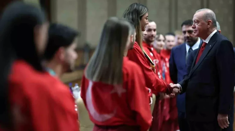 Cumhurbaşkanı Erdoğan: 'Sporda da Türkiye Yüzyılı hedeflerimize ulaşmak için büyük bir çaba harcıyoruz'