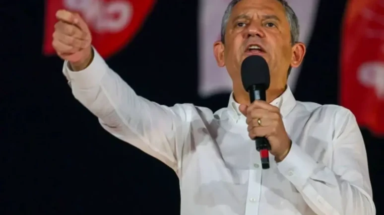 Özgür Özel partisinin Kağıthane mitinginde dikkat çeken açıklamalarda bulundu