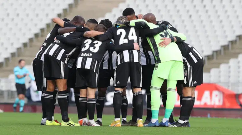 Beşiktaş, derbide yarın Fenerbahçe'ye konuk olacak