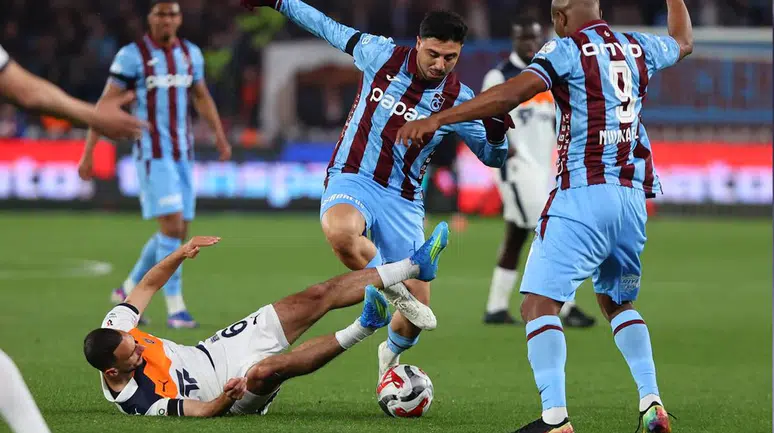 Trabzonspor Başakşehir maç özeti 1-1 Akyazı'da 2 puan uçtu