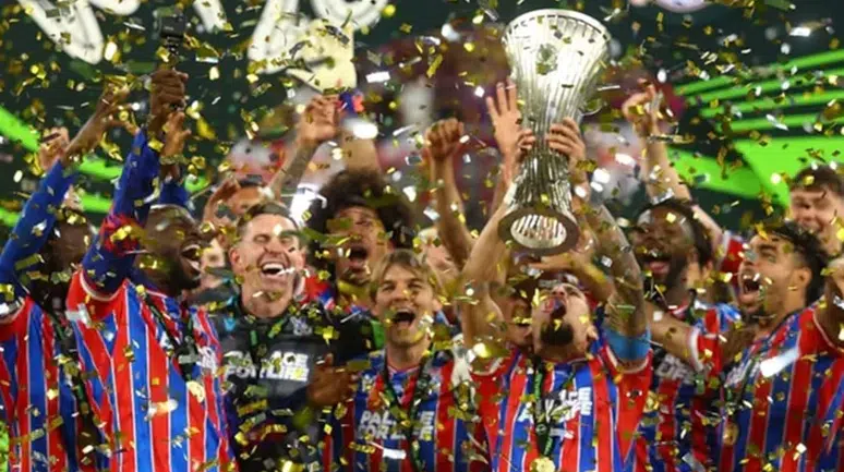 Crystal Palace, UEFA Konferans Ligi'nde Şampiyonluk Yağmuruna Daldı!