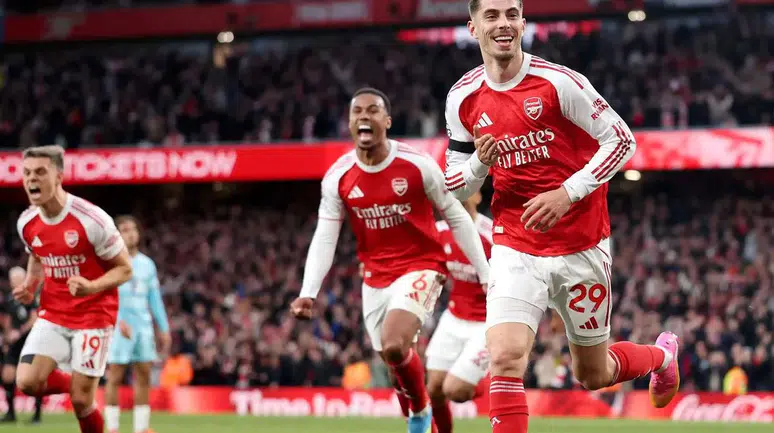 Arsenal Premier Lig şampiyonluğuna çok yaklaştı