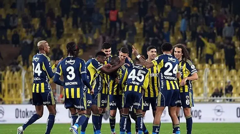 Fenerbahçe'de ilk ayrılık: Şampiyonluk yaşayamadan gidiyor