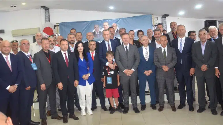 MHP Karamürsel İlçe Başkanlığı'na Hüseyin Parlak yeniden seçildi