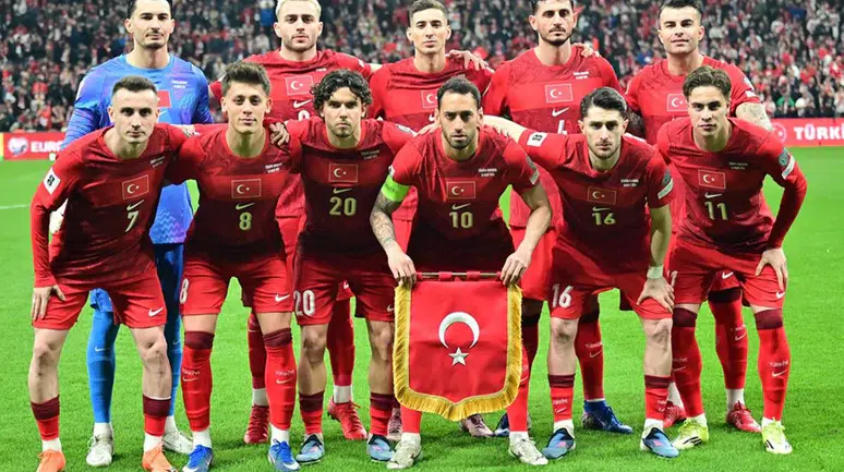 Filenin Sultanları'na destek paylaşımı tartışması! Milli futbolcuların sessizliği gündem oldu