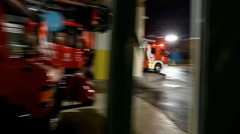 Dalaman'da park halindeki elektrikli otomobil alev aldı