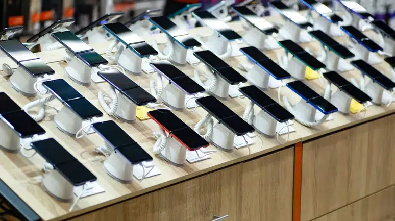 Akıllı telefon ithalatında yeni dönem: Gözetim kıymeti 250 dolara yükseltildi