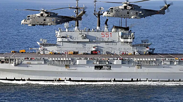 İtalya 40 yıllık uçak gemisini Endonezya'ya bedelsiz devretti