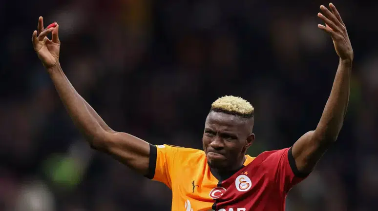 Victor Osimhen'in sahalara dönüş tarihi belli oldu