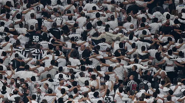 Trabzonspor-Beşiktaş derbisinde 6 yıllık yasak kalktı
