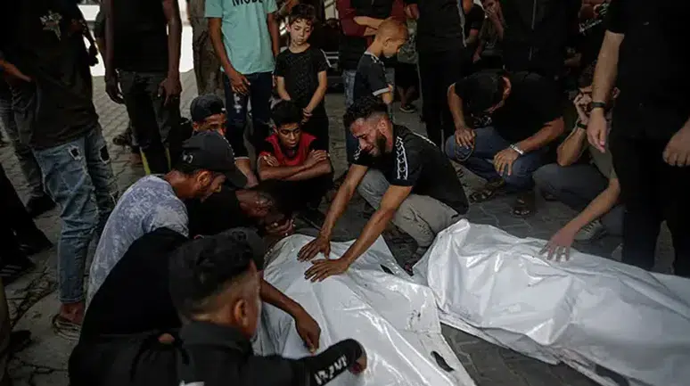 İsrail'in Gazze'deki üniversite saldırısında 3 Filistinli hayatını kaybetti