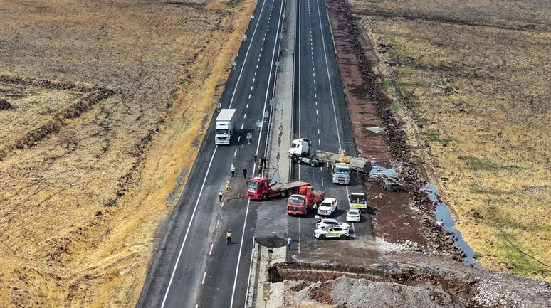Diyarbakır-Şanlıurfa yolunda tanker kazası: Kara yolu ulaşıma kapandı