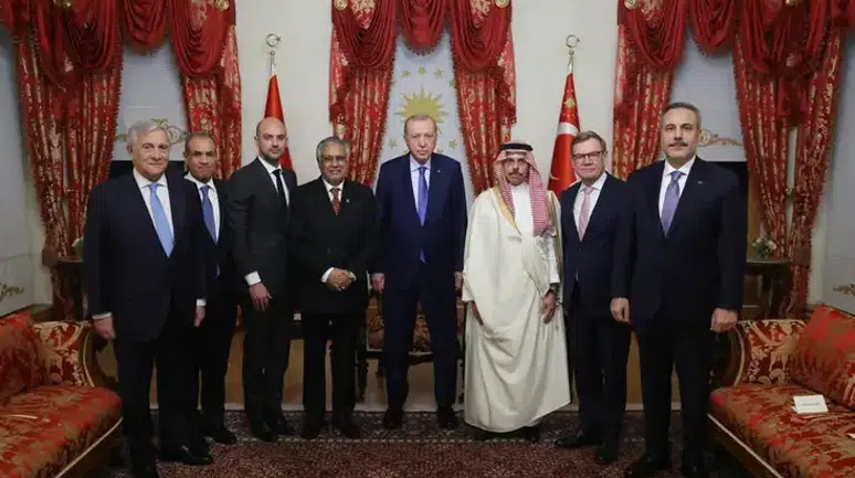 Cumhurbaşkanı Erdoğan 7 ülkenin bakanlarıyla bir araya geldi