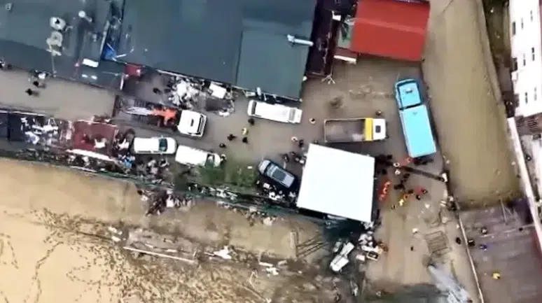 Ayazağa'da Dere Kenarındaki Tehlikeli Yapıların Yıkım Süreci Başladı