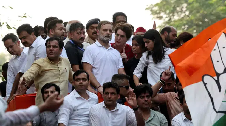Yeni Delhi'de seçmen listesi Protestosu: 100 kişi gözaltına alındı